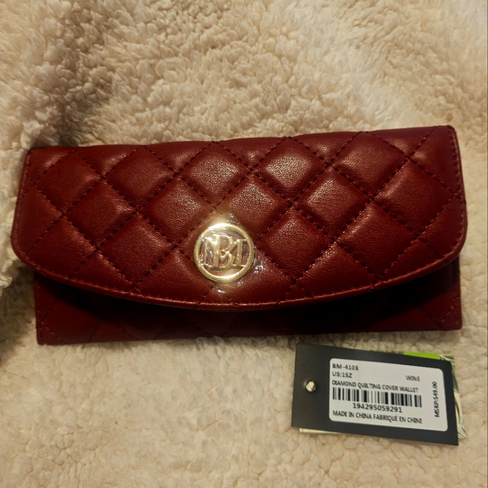 BADGLEY MISCHKA DIAMOND QUILTING COVER WALLET. NWT. RETAILS FOR $49.